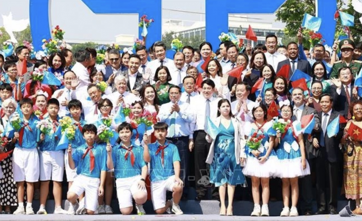 Hanoi cultural festival for peace features capital city's historical values